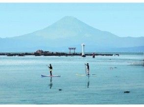 プランの魅力 富士山と鳥居のある島（名島）の絶景を見ながらのSUP体験 の画像