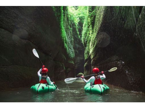 【大分おすすめショップ情報】超希少！秘境・由布川峡谷を冒険するパックラフトツアーを開催「一般社団法人ユフイズム」