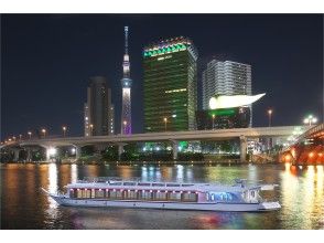 プランの魅力 水面から見上げる夜景 の画像