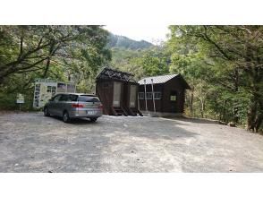 プランの魅力 キャンプ地の直ぐそばに駐車場とトイレ の画像