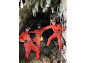 プランの魅力 ゴールデンケイブ+ジャングル迷路+滝壺、1億年の海底洞窟 の画像