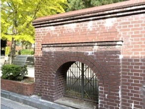 プランの魅力 刑務所の門のレプリカ の画像