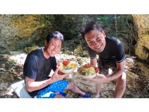 プランの魅力 Outdoor lunch when you get hungry. Taco rice on the sea kayak tour! の画像