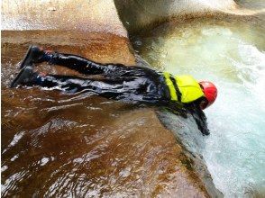 プランの魅力 エメラルド淵への沢滑り の画像