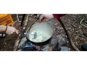 プランの魅力 夕食は、焚き火に鍋 の画像