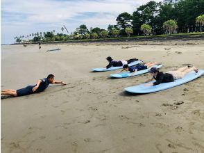 プランの魅力 Change into rental wetsuits (rash guards in summer) and lecture on land の画像