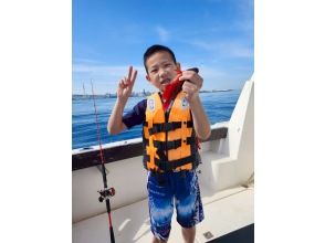 プランの魅力 屋根付きの快適ボート！家族連れにも優しい船内設備と安全サポート の画像