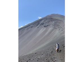 プランの魅力 The summit of Mt.Fuji and the powerful Hoei crater seen from Mt. Hoei の画像