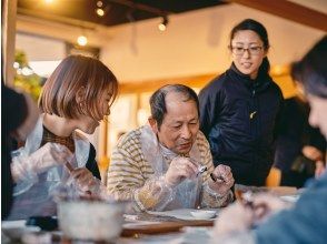 プランの魅力 スプーンの拭き漆体験 絵の具塗りとは違う緊張感です の画像