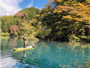 プランの魅力 In autumn, the colored leaves and striped blue lake surface look like a painting! の画像