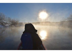 プランの魅力 Canoe tour with the morning sun behind you! の画像