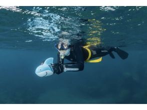 プランの魅力 〝サメヘッド〟のスクーターで駆け巡る八丈島の海！ の画像