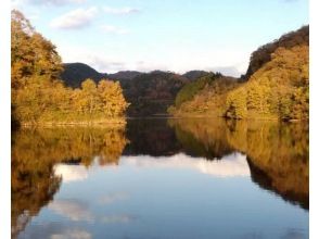 プランの魅力 静かな湖面と複雑な地形 の画像
