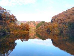 プランの魅力 静かな湖面と複雑な地形 の画像