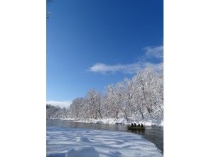 讓我們一起來欣賞風景一邊慢慢地順流而下