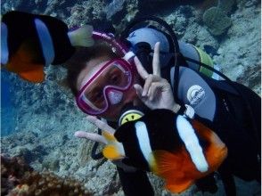 Take a commemorative photo with the clownfish