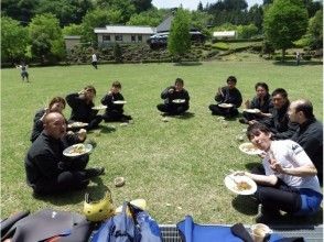 Lunch time in the park ♪