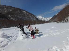 Snow play time!