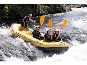 PMは「シーソラプチ川」。迫力のある波が連続するポイントや落差(落ち込み)のあるポイントも!! みんなで力を合わせて漕いで波ポイントをクリアしていこう!