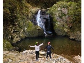 海だけじゃない!山道や滝も!