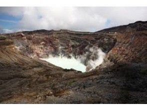 阿蘇・中岳火口 と 草千里ケ浜 (熊本県阿蘇市)