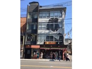 まずは受付♪(舞妓ビルがお出迎え)