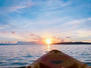 Time to row freely while watching the sunset