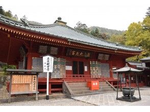 中禅寺立木観音の本堂へ