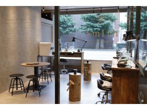 店舗に集合、受付