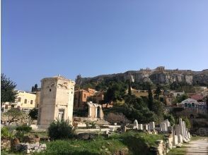 Guide the ruins while walking around the city