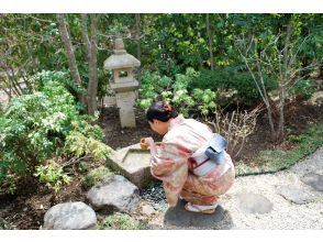 穿越空曠的田野