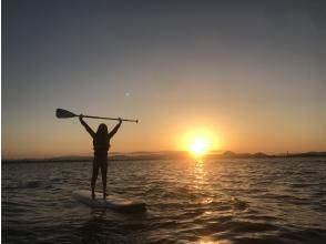 夕暮れのびわ湖へ出発