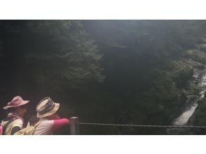 登山口へ下山、送迎