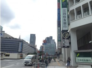 Shinjuku West Exit, in front of Sumitomo Mitsui Banking Corporation {Gogoday}