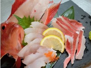 釣った魚を食べに居酒屋へ