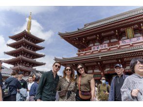 오층탑을 배경으로 촬영