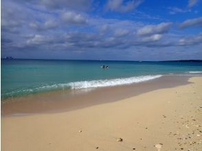 60分後バナナボートがお迎え瀬底ビーチへ