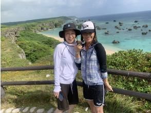 Take a commemorative photo at a tourist spot