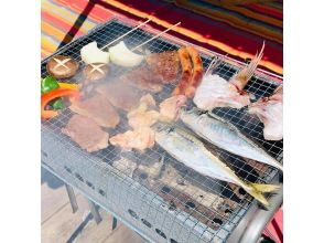 ランチ：釣った魚で野外BBQ