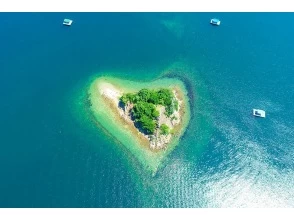 鳴門スカイライン&ハート島を バックに写真撮影