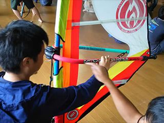 Wind surfing school in Nishiko report