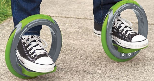The Sidewinding Circular Skates