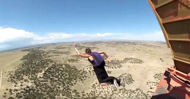 BASE Jump(ベースジャンプ)