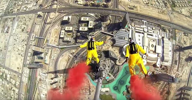 世界一高い高層ビル『ブルジュ・ハリーファ (burj khalīfah)』からのBASE JUMP!!!