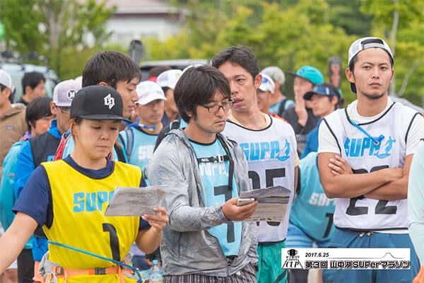 마라톤 전에 진지한 얼굴