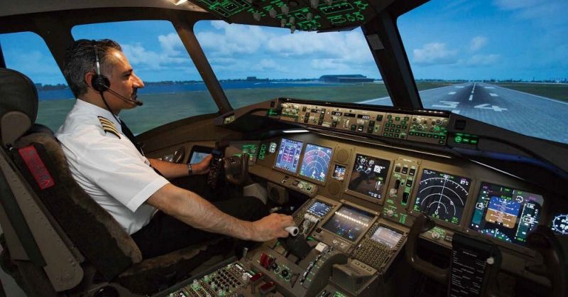 【Tokyo · Flight Simulator Experience · Booking】 To the cockpit with a real pilot feeling! Even in actual training you steal an airplane with 