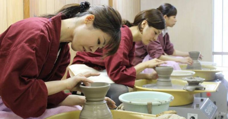 【 Kyoto · Ceramics Experience Recommendation Store】 Kyoto sightseeing favorable location! Kyo-Qing 1771 Founded Wed authentic potter's wheel experience popular 