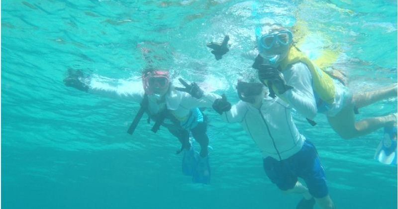 【宫古岛推荐】蓝洞＆绝景珊瑚浮潜体验之旅很受欢迎“伊良部岛海底观光Zumia”