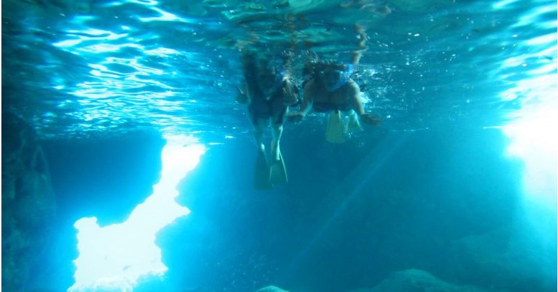 [Miyakojima Recommended] Superb view snorkeling + bonito dismantling show on board & all-you-can-eat is popular "Irabu Island Undersea Sightseeing Zumiya"