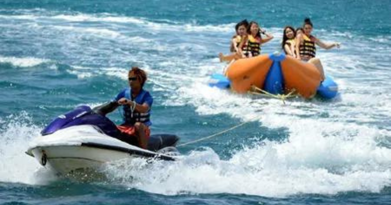 Banana boats: A fun family adventure